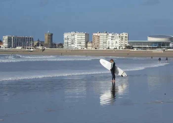 A 2 Pas De Et Commerces, Jardin & Parking 公寓 莱萨布勒-多洛讷